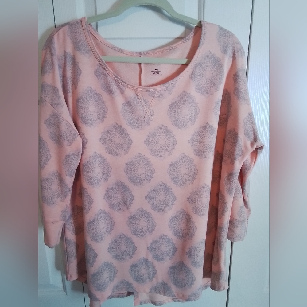 Elegant Peach/Blue Patterned Sweatshirt